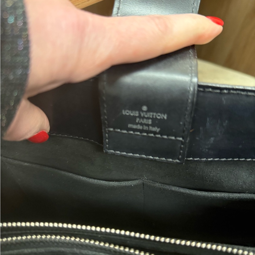 Louis Vuitton Black Epi Leather Kleber MM - Picture 7 of 15